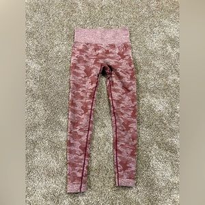 Barely worn XS GYMSHARK pants!